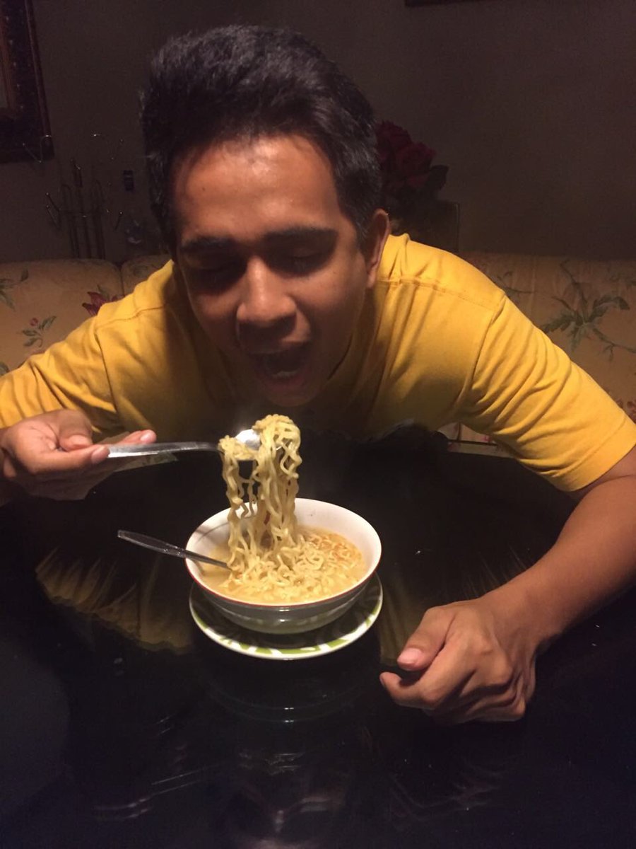 AndovidaLopez's tweet photo. Share moment mkn indomie kuah keren lu di https://t.co/iVviYQ8gO6 #selaluadaindomie @indomielovers https://t.co/CpsHWu1hi8