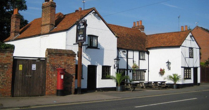 Wine and dine for 2 at Heston's <a href="/TheCrownatBray/">The Crown at Bray</a> then rest your head at <a href="/Braycottages/">Denise Ellis</a> - flw, comment, share to enter! ow.ly/hB8M307MJuJ