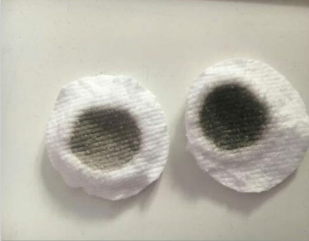 Test z odkurzaczem - po lewej w srodku mieszkania po prawej na zewnatrz. Czas wsysania powietrza 5 minut #smog