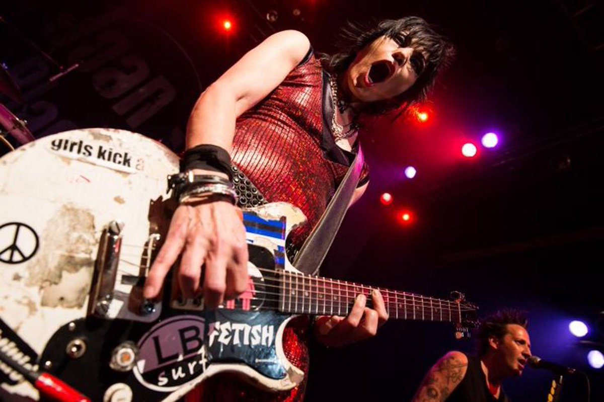 Картинки на телефон рок. Рок каверы на известные песни. Лучшие роковые композиции. Rock covers. Рок музыка.