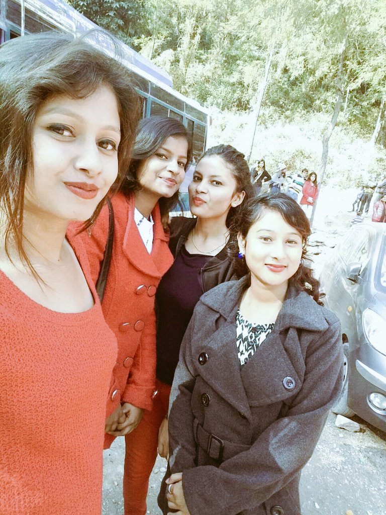 AnishaLuitel's tweet photo. Picnic ☺☺☺ https://t.co/6tq4TyBUwn