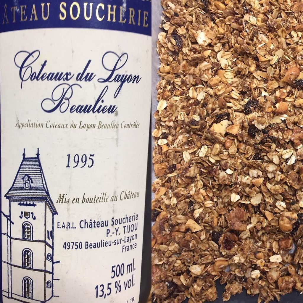 Home made granola w a 22 yr old Coteaux du Layon. Fantastic combo! At least my family thought so 😉 #homecooking