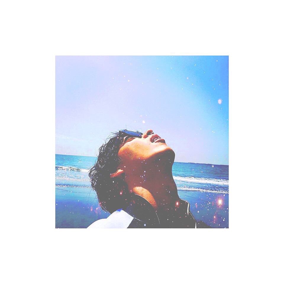onu__yu's tweet photo. 山﨑賢人ファンと繋がりたい！
ほんと大好きです！この前、カレンダーと写真集買いました！😽是非繋がりましょう！
フォローしてくれたら、すぐフォローします！😍
#山﨑賢人好きな人RT 
#賢友さんと繋がりたい 
#RTした人で気になった人フォローする https://t.co/OpSzzer80n