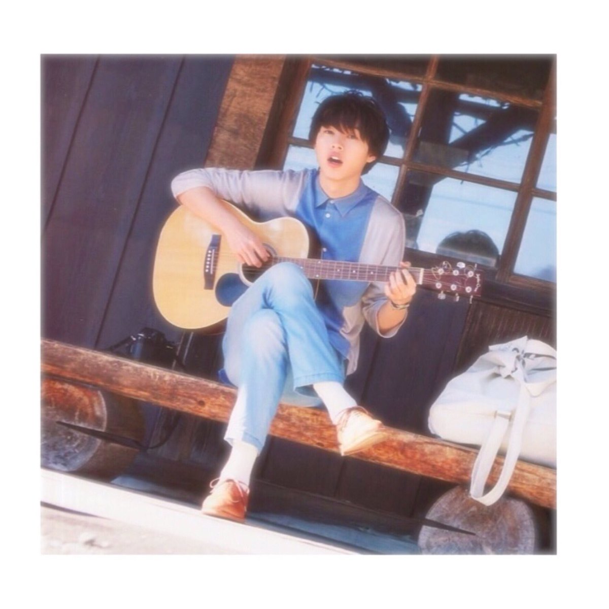 onu__yu's tweet photo. 山﨑賢人ファンと繋がりたい！
ほんと大好きです！この前、カレンダーと写真集買いました！😽是非繋がりましょう！
フォローしてくれたら、すぐフォローします！😍
#山﨑賢人好きな人RT 
#賢友さんと繋がりたい 
#RTした人で気になった人フォローする https://t.co/OpSzzer80n