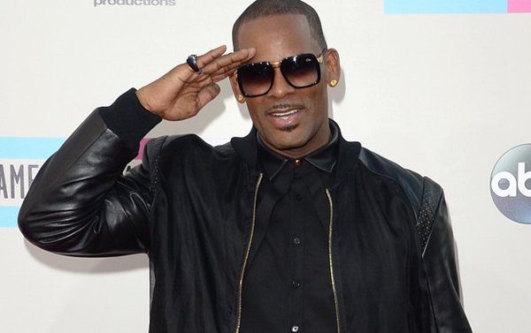  HAPPY BIRTHDAY... R. KELLY! \"HONEY LOVE\".   