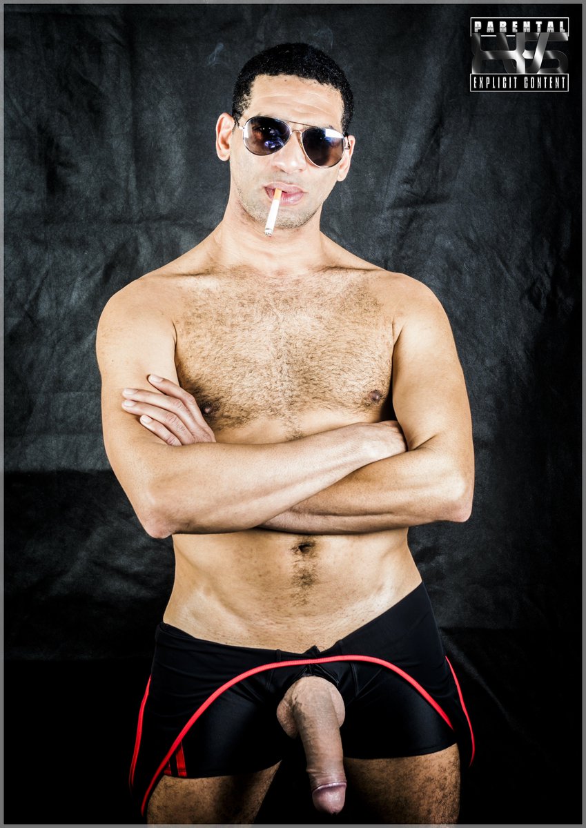 xavixvs's tweet photo. How to introduce part of my new #sexgesinsitges exposition in few days at @ZONAXSITGES ever with my dear @ADUFF_NET &amp; our @aduffxmen 😍📸🐷♂️ https://t.co/WuMcIB3fIW