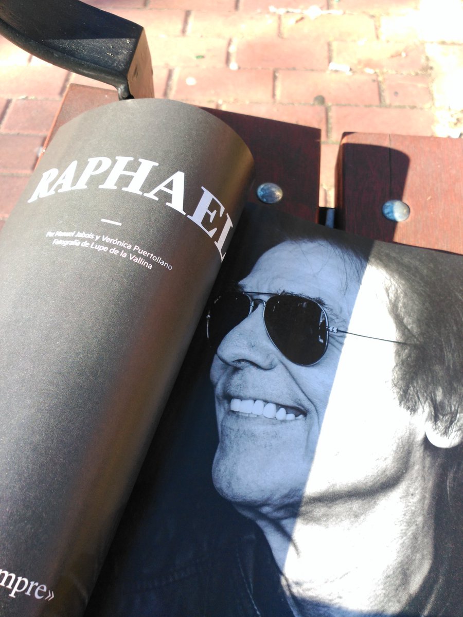 spinomunoz's tweet photo. Se acaban las vacaciones, pero mejor que con @RAPHAELartista en @JotDownSpain #Smart16, imposible https://t.co/T93hrxW0x2