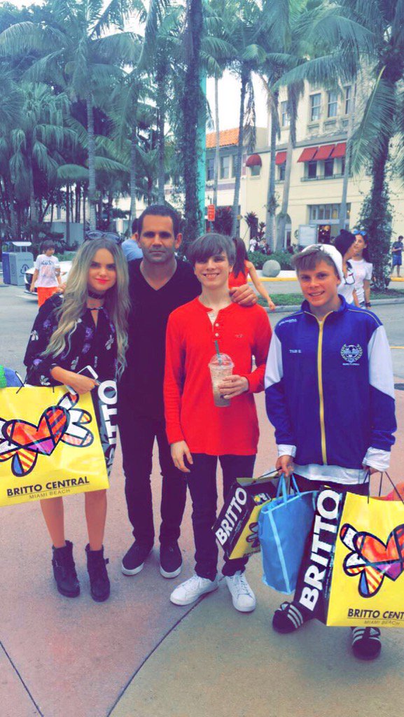 Fun day with Eddie!!! The nicest and funniest person ever! <a href="/BJWTC/">blackjaguarwhitetige</a>