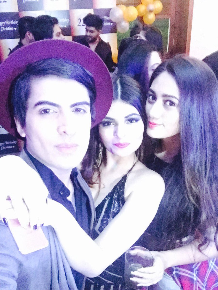 thedivasushant's tweet photo. Happpppppy bday @CeeBharwani  my favvvvvorite munchkin https://t.co/CbvlPvF2Fa
