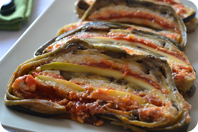 AceitesOlivaESP's tweet photo. RT @danielviglione Pastel de berenjena BIEN CURADA, con queso y salsa de tomate/ Un chorrito de aceite de oliva/
#EconomyGeeks https://t.co/Lj2kF2DvYZ
