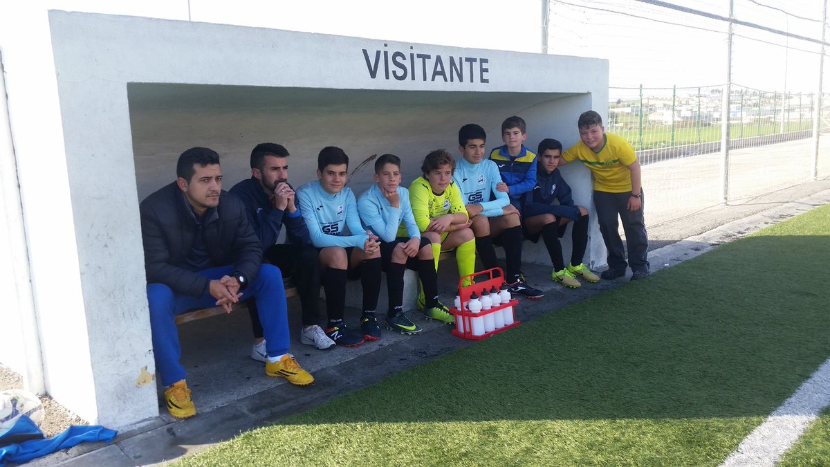 Juzzt_Sierra's tweet photo. Trabajada victoria la de nuestro #weainfantil esta misma mañana en Chiclana ante un fenomenal equipo como es el @sportingchiclana ... https://t.co/PsQN5AbfTf