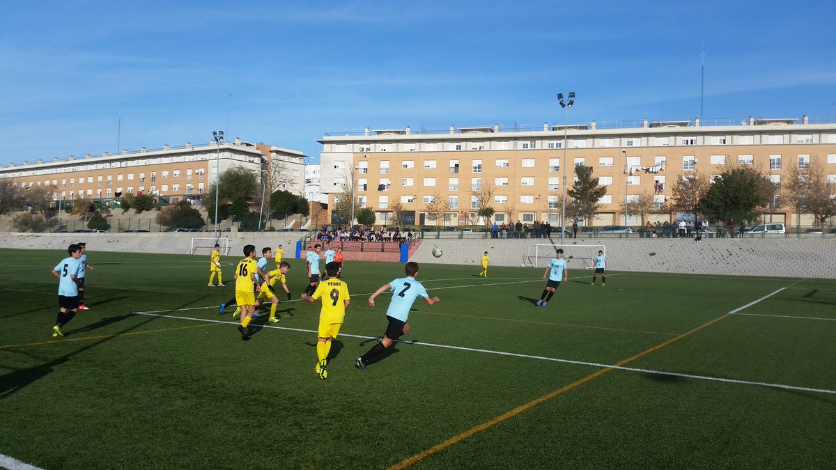 Juzzt_Sierra's tweet photo. Trabajada victoria la de nuestro #weainfantil esta misma mañana en Chiclana ante un fenomenal equipo como es el @sportingchiclana ... https://t.co/PsQN5AbfTf