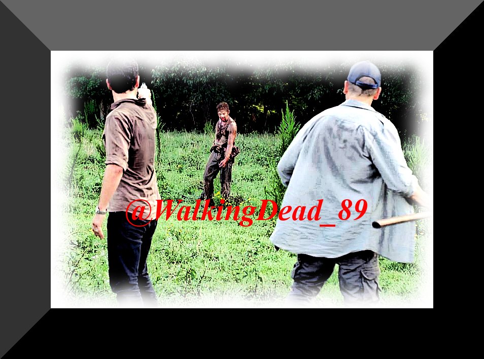 Torsten_Fanart's tweet image. I wish all my friends #TWDFamily with #WalkerDaryl a #HappySunday😊That was a really funny scene of #Season2 @wwwbigbaldhead @ElizabethLudlow