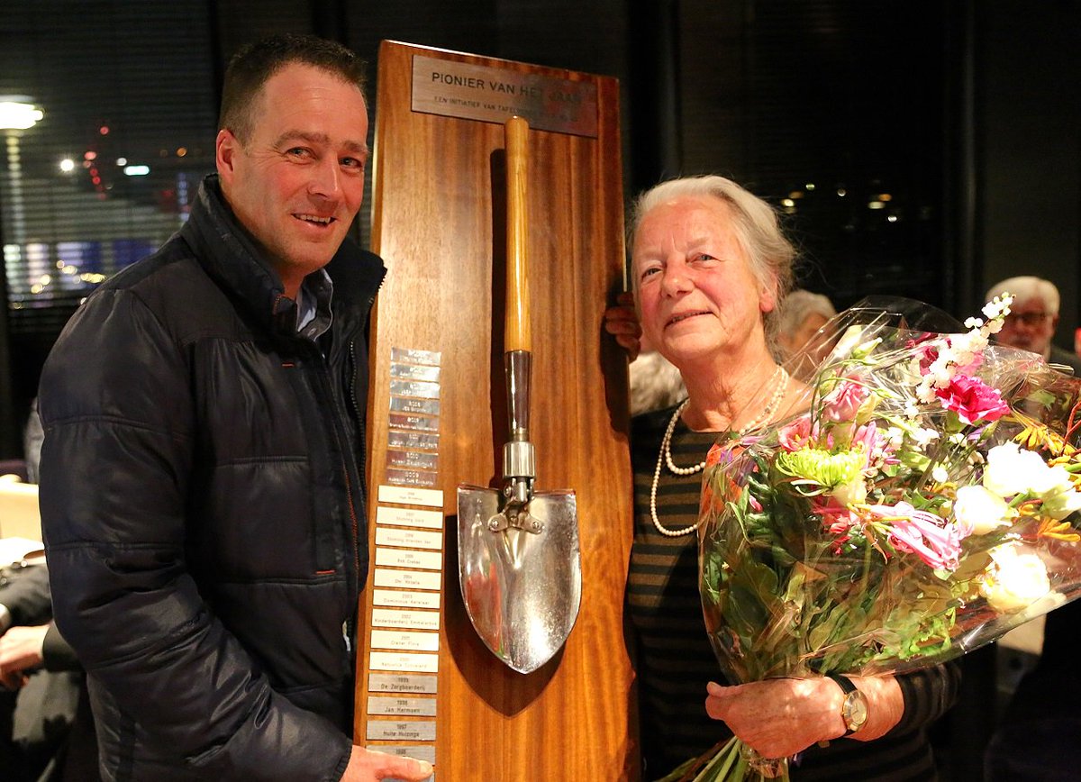 TOP prikborditem: Hester Kuper polderpionier 2016 <a href="/StEPNieuwjaarsf/">Nieuwjaarsfestival</a> - tinyurl.com/j6qfu34