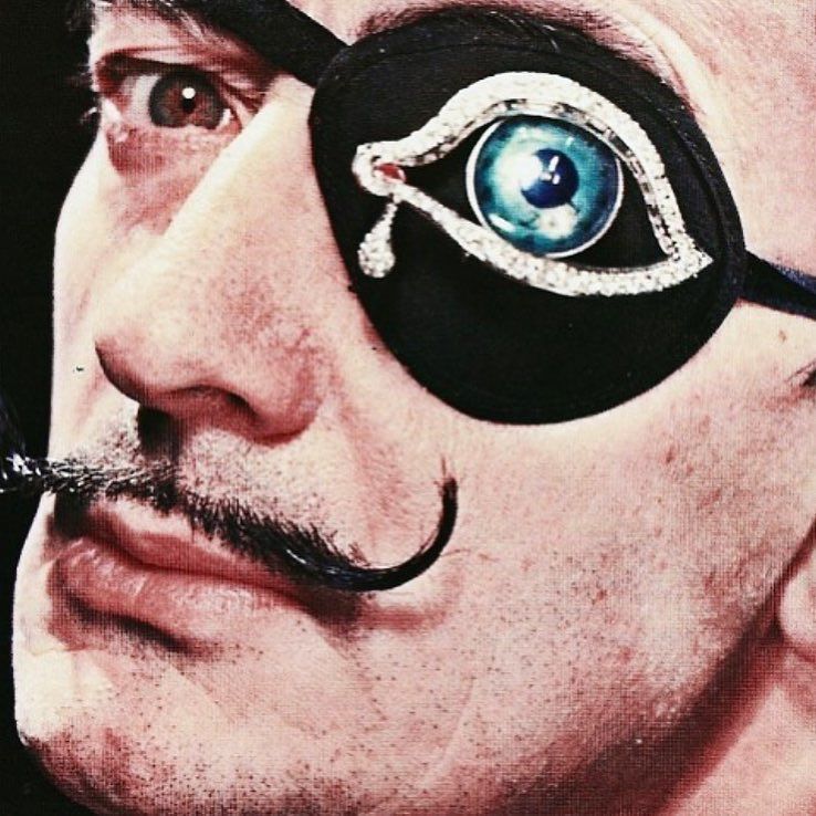 ParlayStudios's tweet photo. Looking through a camera lens.  #parlaystudios #salvadordali #cameralense #filmstudios #ph… https://t.co/5JPrgGL0FO https://t.co/4UQvcTZzU3