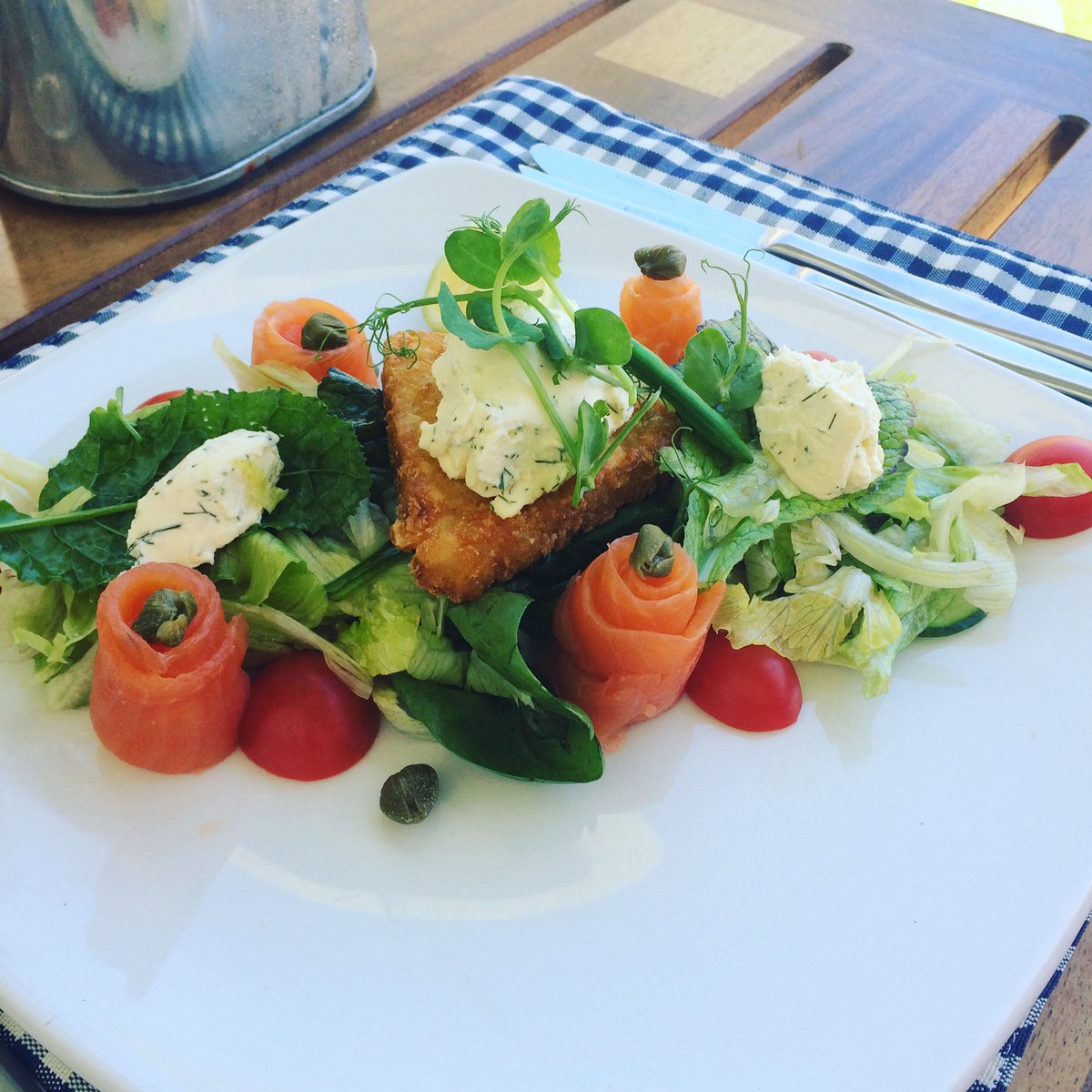 k_meloney's tweet photo. Salmon salad, heaven. #salmon #heaven @CapaiaWines @markhartlief #mariellas #capetownfood #bestfoodever https://t.co/gUdfNa70Lt