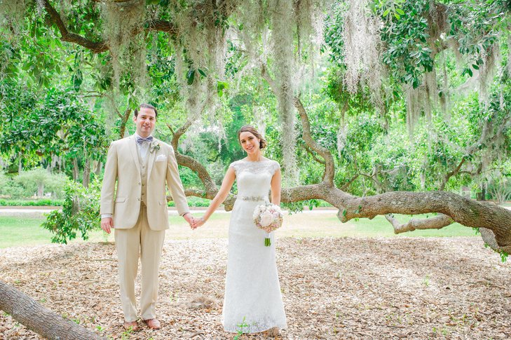theknot's tweet image. We love all of the details from this couple's classic wedding in Charleston, South Carolina: trib.al/EHx8F52