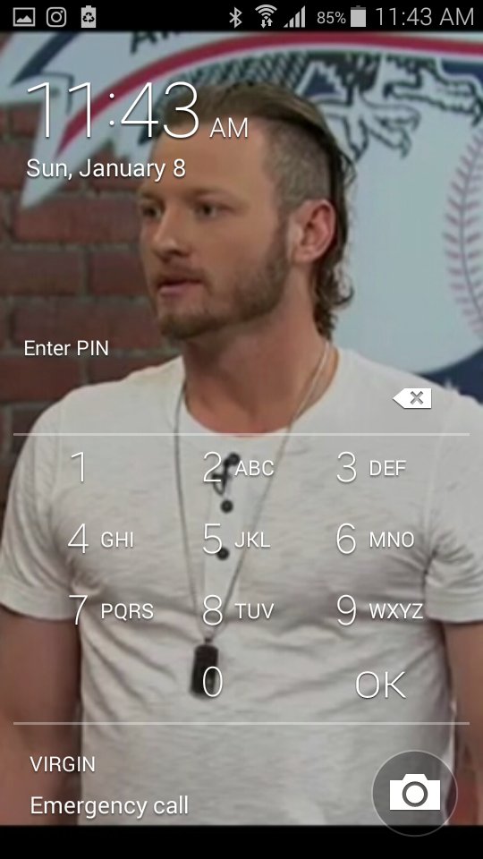 DawneBoyle's tweet photo. @krista_cane @LauraL2920 @biggles14 @BringerOfRain20 Me three #Lockedscreen https://t.co/T4BvNkrkAY