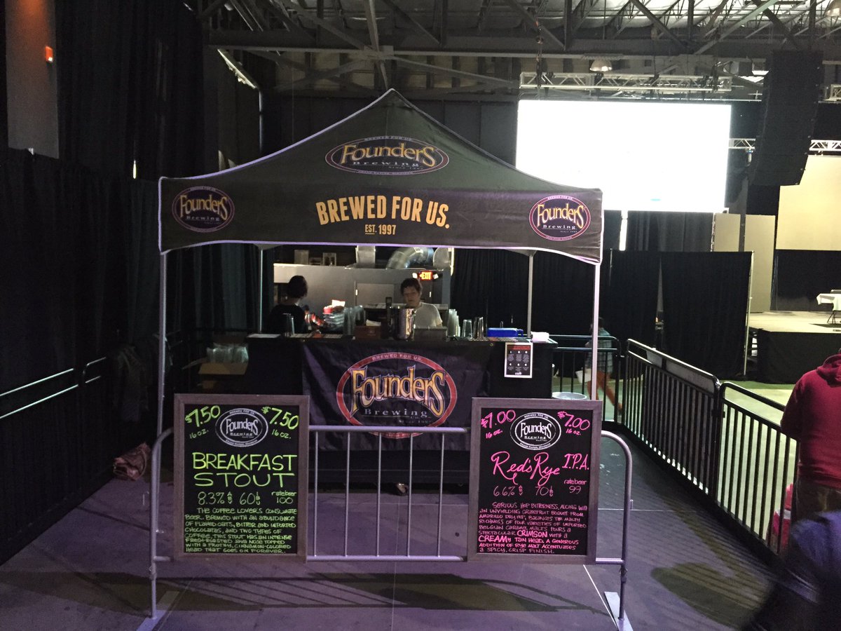 <a href="/foundersbrewing/">Founders Brewing Co.</a> representin at #IndyMac, Indy's 1st #macandcheese fest. <a href="/JenLovesBeer/">Jen Cook</a> #BrewedForFood