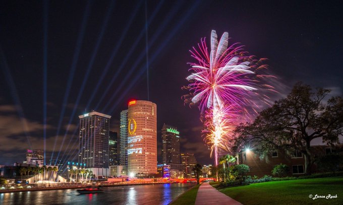 C1qhHxJUoAAD-hq.jpg:small