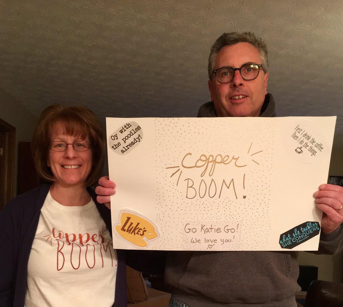 kphilo27's tweet photo. My parents made me a sign all the way from Ohio, like honestly how perfect are they  💜 https://t.co/Cu9HK9Os4K