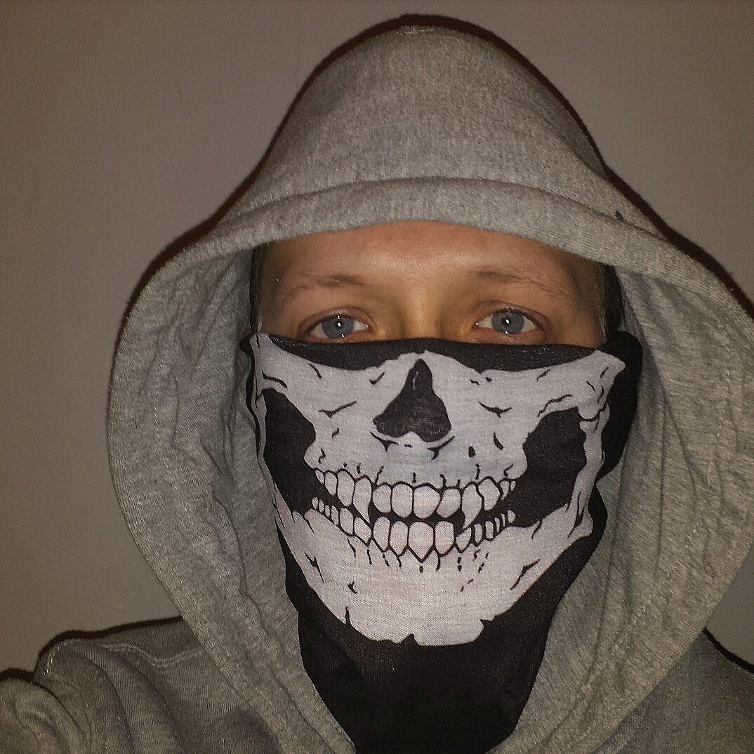 bleachy1995's tweet photo. Off to do what I do best #sortshitout #onlywayisviolence https://t.co/Kn4ht8dIiF