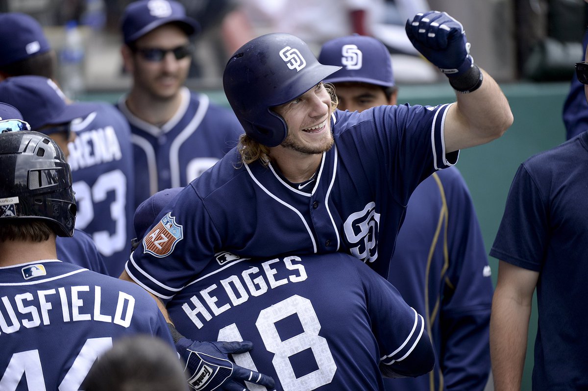 Padres's tweet photo. 😄 #SundayFunday https://t.co/RpuBgol3jY