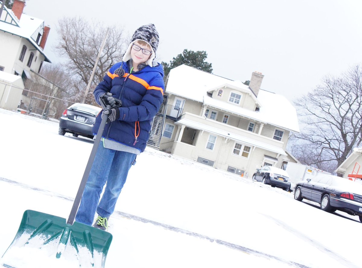 NorthridgeRoc's tweet photo. Thanks to volunteers like Riley, who grabbed shovels & braved the cold to welcome our guests this morning. #NorthridgeRochester #RocWinter https://t.co/I20GKAlOzw