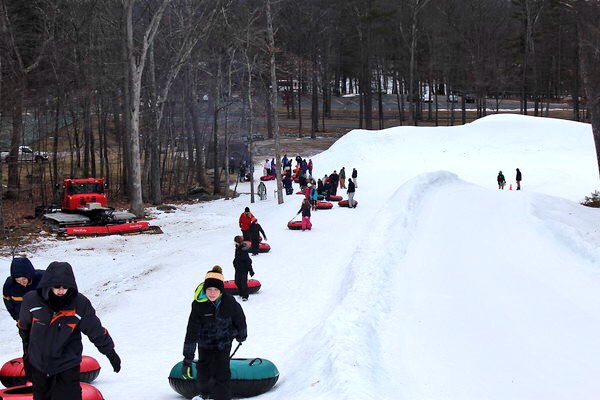 Woodloch's tweet photo. There may not be snow in northeastern Pennsylvania but at Woodloch we got it covered ๐๐ฝ #homemadesnow #freshsnow #snowtube https://t.co/rqfSApknGr