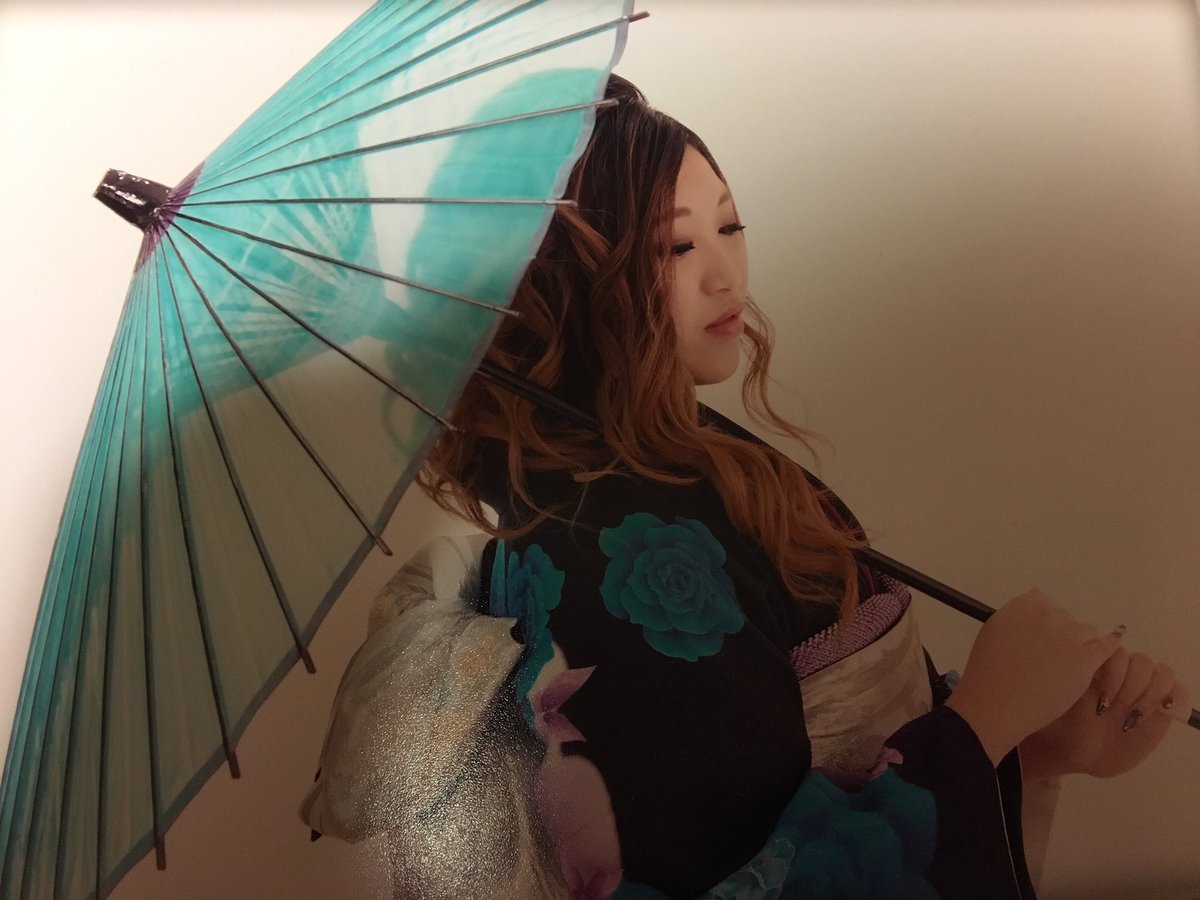 mihooooo0521's tweet photo. さぁ、参りましょう。
前撮りのが届いた(*ﾟOﾟ*) https://t.co/YryJXKlvZB