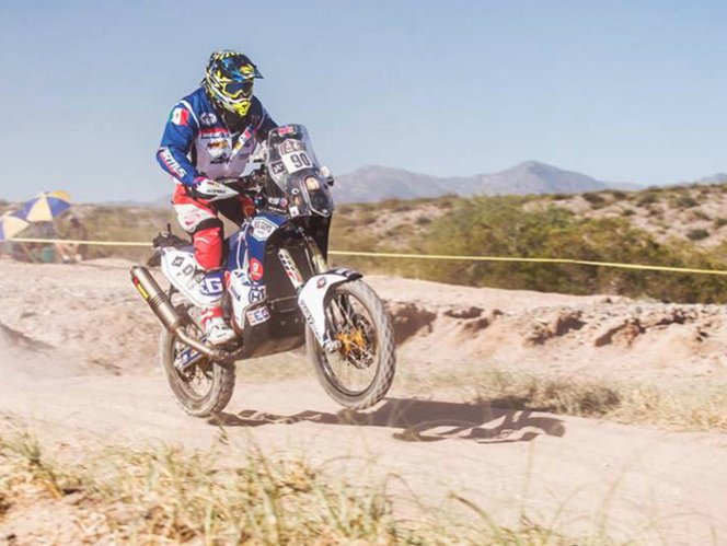 ImagenBeisbol's tweet photo. #México en el Rally Dakar (@dakar); @CarlosGracidaG no pone freno: es el único representante tricolor. https://t.co/DAg48Tmgpq https://t.co/0BR5qna5W2