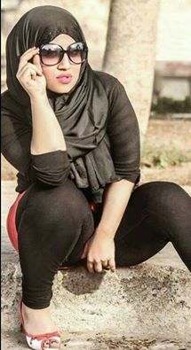 ابحث عن ملكة اخدمها 
اللي تحب تجي كيك 
هذا حسابي kik/kalb8807