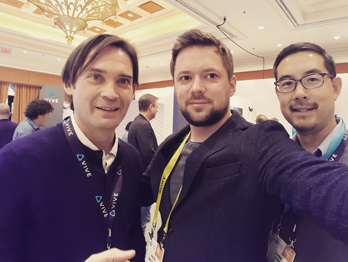 The coolest thing about events like CES are encounters like this! It was a pleasure to talk about #VR w/ @naturlborngamer and @chrisforevr