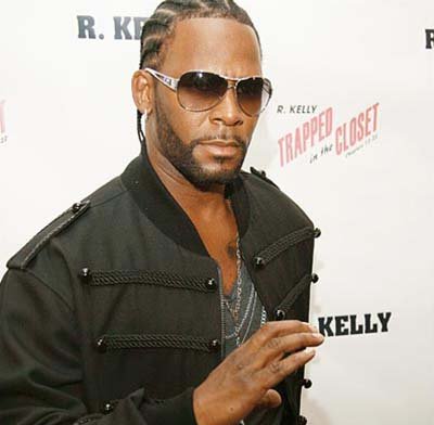Happy Birthday R.Kelly ! Do You Prefer the Braids or Bald? 