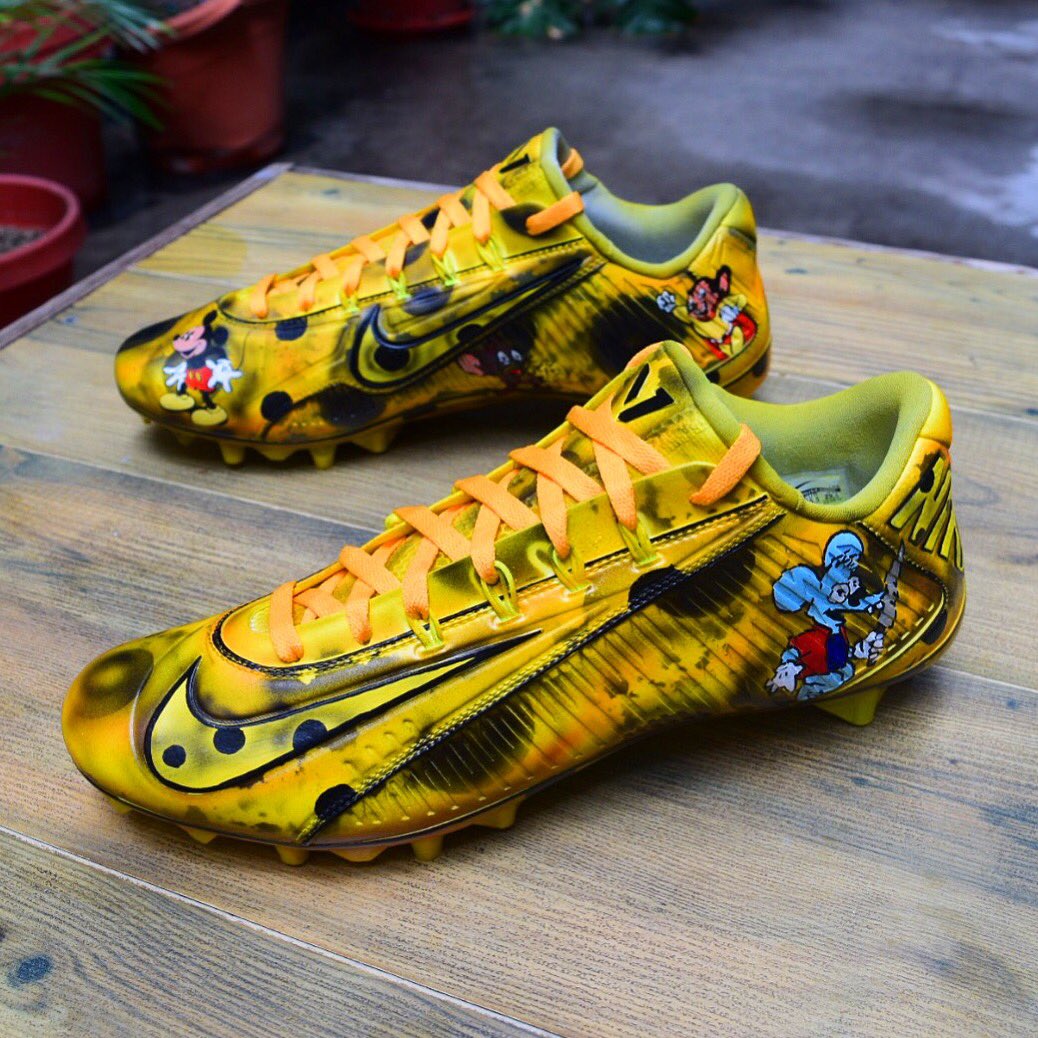 Odell Beckham Jr : Odell Beckham Jr coming cheeseheads pregame cleats obrand | Yahoo ...1038 x 1038