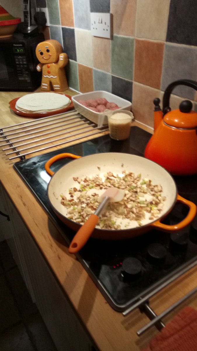 rosiejoenash's tweet photo. Great day trying out some Chef Au Van recipes,  thanks,  highly recommended @chefauvan #streetfood #tastyfood #topnosh https://t.co/9Sh1NgEDg7