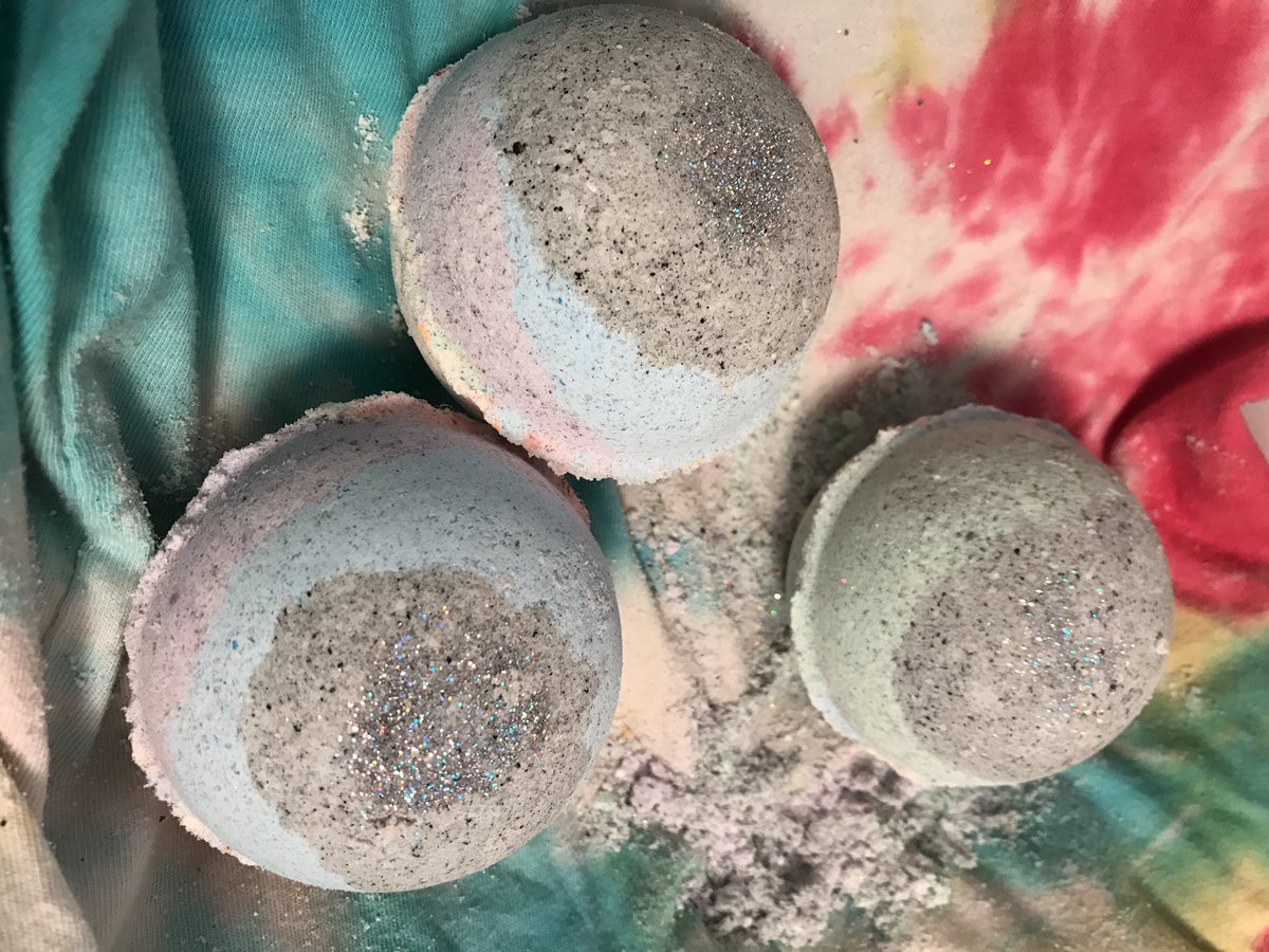 tiffthemyth's tweet photo. My first attempt at a "galaxy" bomb, just made. The colors will be more vibrant as they dry. Now back to Harry Potter bombs β‘οΈ #busyboss https://t.co/ddJJ87Il9X