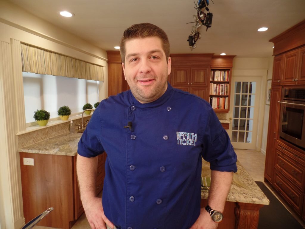 2nite! <a href="/FortunateOnesNL/">Fortunate Ones</a> &amp; Chef Nick Jewczyk <a href="/thefifthticket/">The Fifth Ticket</a> on #1chef1critic <a href="/RogersTVStJohns/">ROGERS tv St. John's</a> @ 7 pm