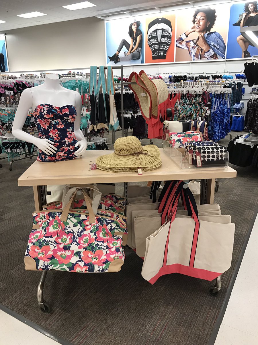 twnyacosta's tweet photo. Planning a trip? Brea is your one stop shop 🏝 #onlyinbrea #vacation #swim @danielleskraus @Amy_Sherer @KristaNicole182 @emersonjc3 https://t.co/labdLcBY8K