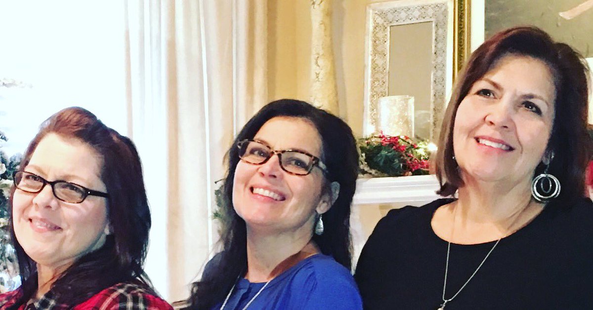 JudiePalmisano's tweet photo. Smile Post! What makes you 😊? Funniest wins. Sisters make other laugh! Free eye cream for expression lines #SmileChallenge #9DaysofGrace https://t.co/O54c885Oqv