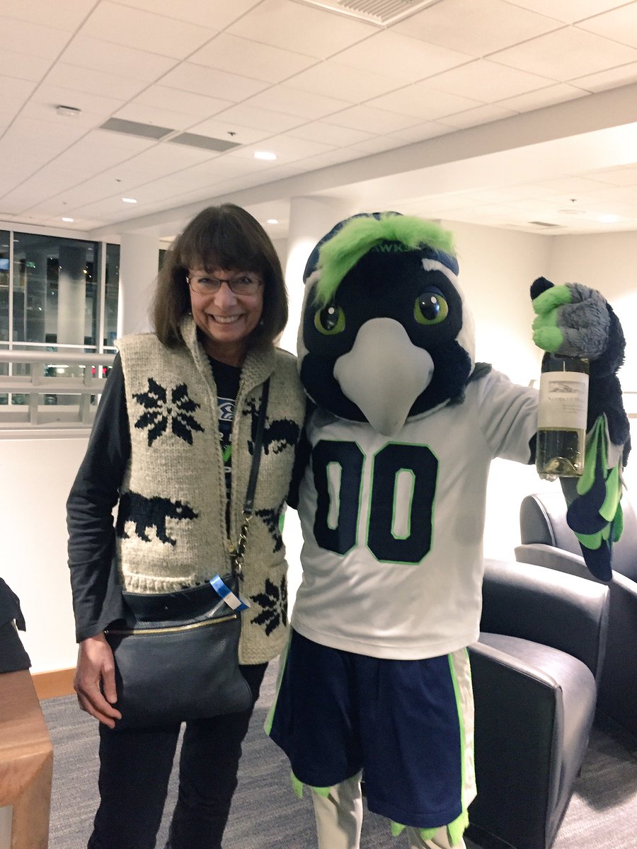 nhjwinery's tweet image. The #NHJ sales team had a great time pouring wine with @BlitzTheSeahawk at last night's game. #GoHawks #WaWine