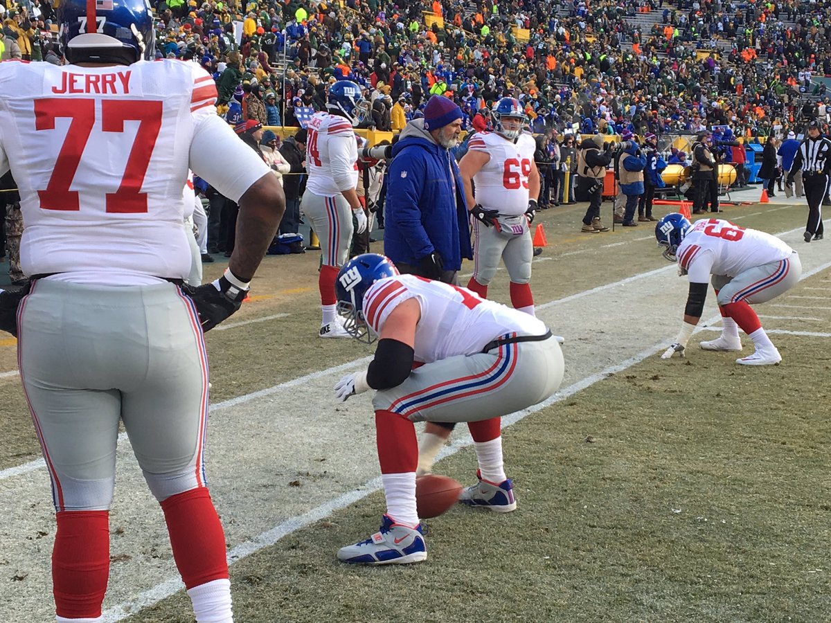 RT if you're fired up for #Giants playoff football!!!! #NYGvsGB 🏈