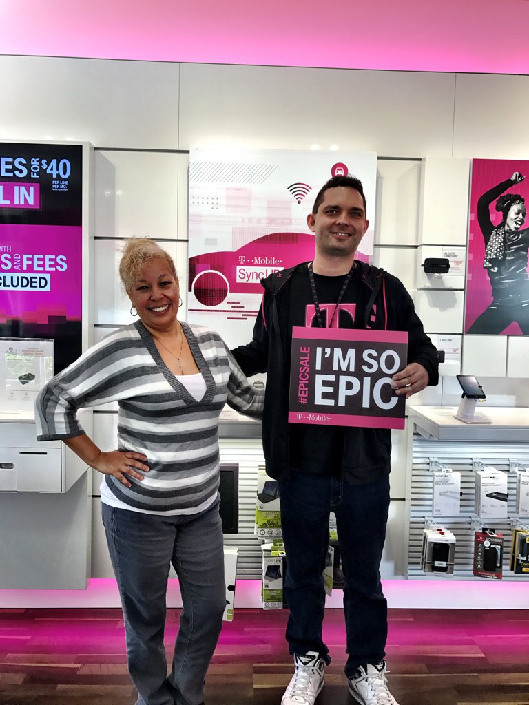 Another happy owner of SyncUp! #magenta @laudyflorentino @LazaroPaula01 @McLano