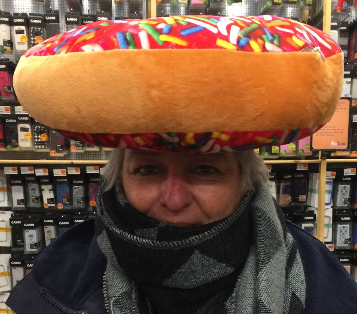 Over 3 kwartier verjaar ik. Zou deze verjaarsfoto dan als kadootje #viral mogen gaan? #verjaardag