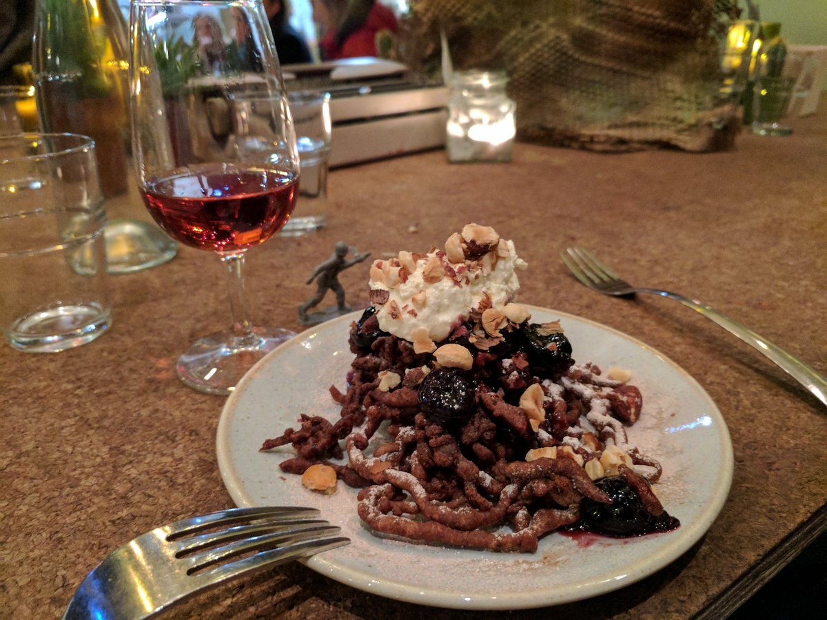 empointer's tweet photo. Delicious survivors dinner last night @UnwinedSW17 with the @TheBreamTeam.

(Enjoyed playing with the decorations too) https://t.co/mZK5V9WBYJ