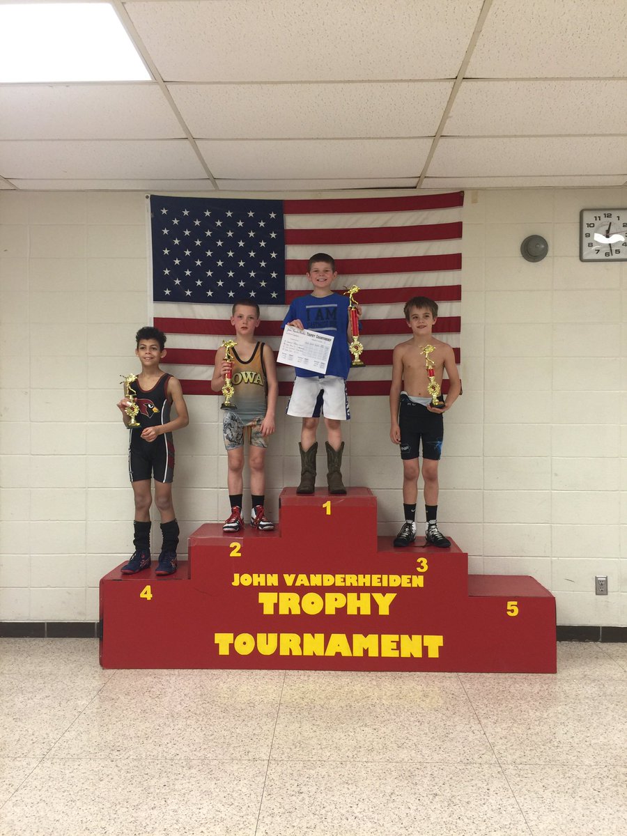 bose_luke's tweet photo. #beastmodebose....5 total first place, 6 2nd place! Work to do...getting better!!@DirtyUWrestling #futureagles https://t.co/GV0a8ULch5