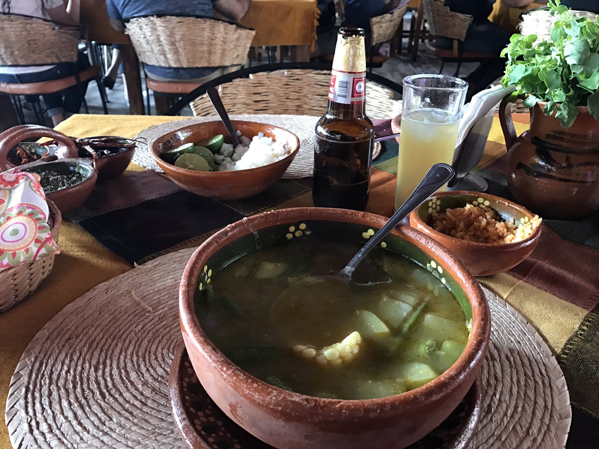 carlos_cuevas's tweet photo. Que buen #Clemole En @FondaLaGuera #Cuernavaca !! #AlegrΓaπ https://t.co/zbapw4FjNC