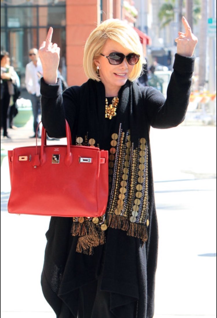 ComplexPop's tweet photo. No red carpet has been the same without this queen. Missing you, @JoanRivers #GoldenGlobes https://t.co/tSOwD79FaG