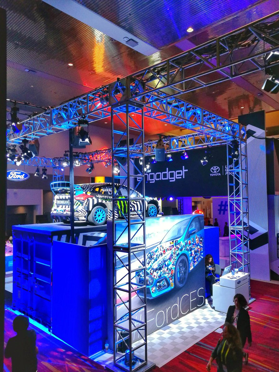VegasBiLL's tweet photo. Always A Dazzling Display At CES 2017 @FordAutoShows With @kblock43's @Ford π #FocusRSRX. #CES2017 #FordCES https://t.co/mM7LtqqTiE