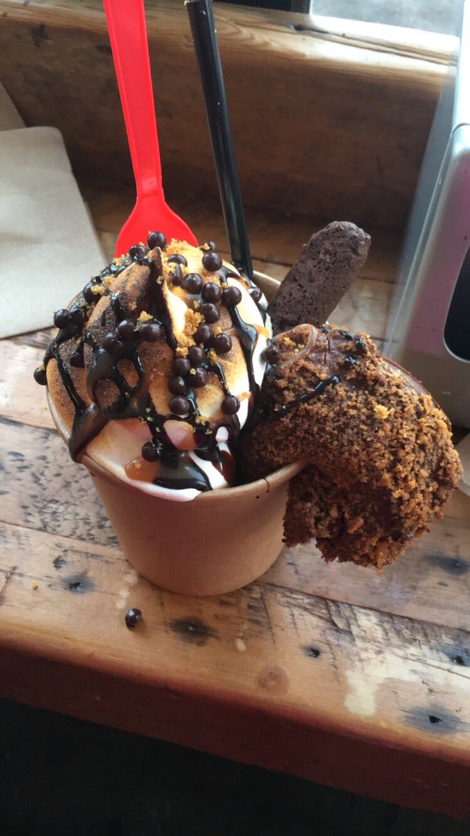 MerylSwidler's tweet image. This is s'mores hot chocolate?! 😍🤤 #Bombobar